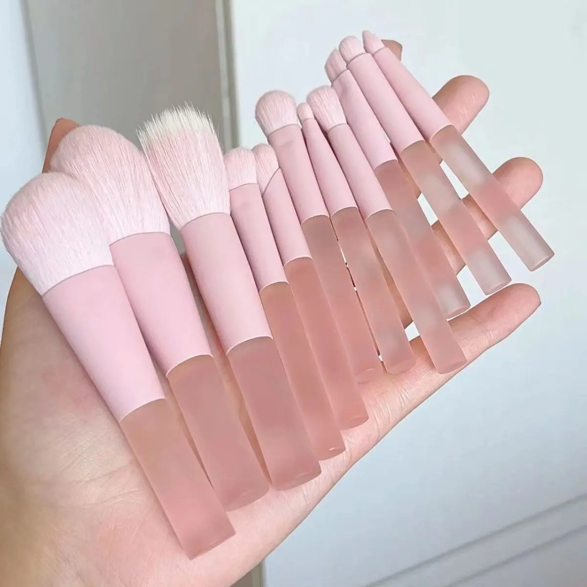 Bộ Dụng Cụ Trang Điểm Du Lịch, Dễ Thương, Bao Gồm Cọ Đánh Phấn Má Hồng Chất Lượng Cao, Tương Tự Như Của Chính Hãng