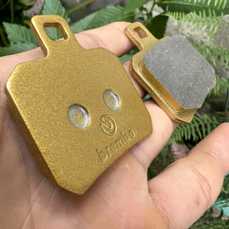 Bố thắng Brembo, Bố thắng heo Brembo 2 pis đối xứng 1:1 má phanh Brembo Frando Phụ Tùng 1