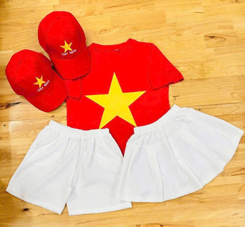[ ĐẶT RIÊNG TỪNG SẢN PHẨM ] Áo Cờ Đỏ Sao Vàng / Chân Váy Trắng Xếp Ly / Quần Short Trắng / Áo Cờ Việt Nam - Áo Cờ Đỏ Sao Vàng Cho Bé -Áo thun Cotton Đủ Size Trẻ Em Người Lớn -Áo thun nữ  set đồ   gái Sò áo  cờ  đỏ  sao  vàng