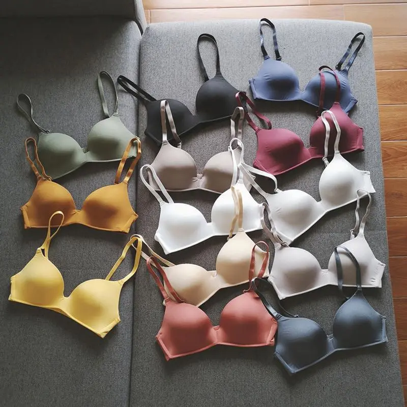 ชุดชั้นในมี12สี บราไร้โครง ฟองน้ำบาง เนื้อผ้าใส่สบาย
