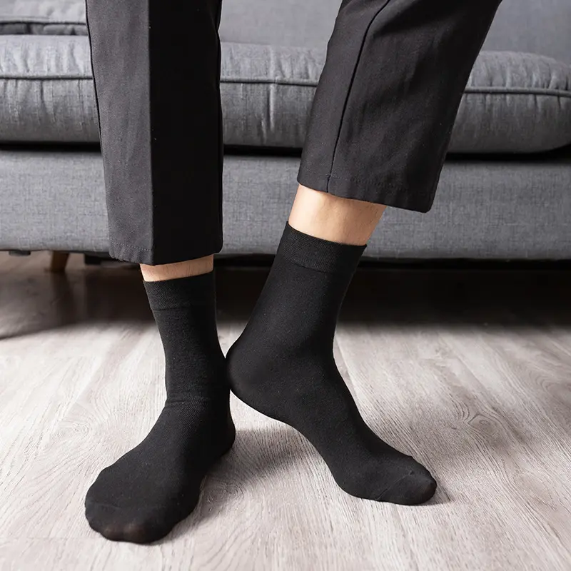 1 chiếc tất nam ống trung bình không trơn trượt, khô nhanh, màu sắc đơn, đen, trắng, xám Ong Menswear 3