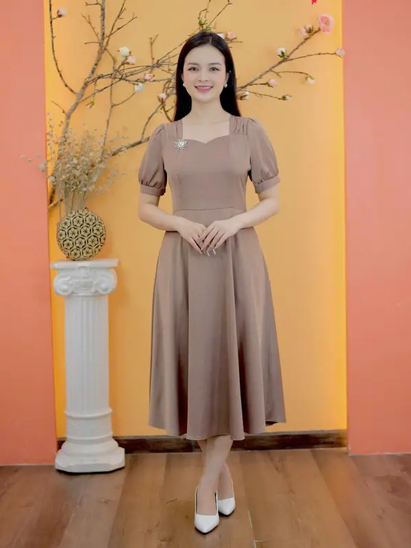Sale giữa tháng mua sắm đầm đẹp săn đầm liền tay Đầm trung niên TTV1773 Vải  Lụa Nhung Thoáng mát Dáng xòe Cổ vuông tim Tay ngắn Màu đỏ rượu và màu nâu cafe  Quý phái sang trọng Nữ Women Dress Váy 4