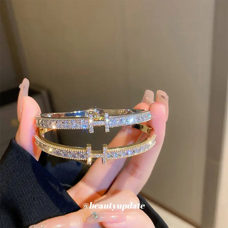 New zircon letter bracelet/Ladies bracelet/Fashion high sense bracelet light luxury ladies/ladies gift