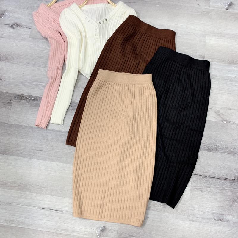 Chân váy len nữ dáng dài phom ôm xẻ sau chất len dầy mềm mài Đen