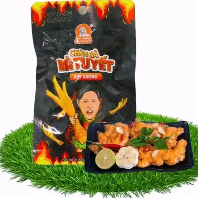 combo 10Chân gà Bà Tuyết rút xương tê cay màu đen[tặng thêm 1 bò cobe cay ăn vặt food]