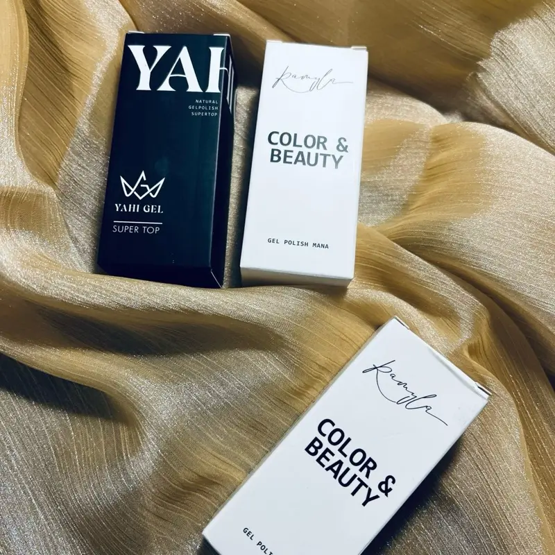 (Cap)  Base top Yahi chĩnh hãng siêu bóng siêu bền( tặng 1 chai sơn ngẫu nhiên) Dòng base top bóng bền, chất gel không quá lỏng cũng không quá đặc, dễ dùng YAHI 2