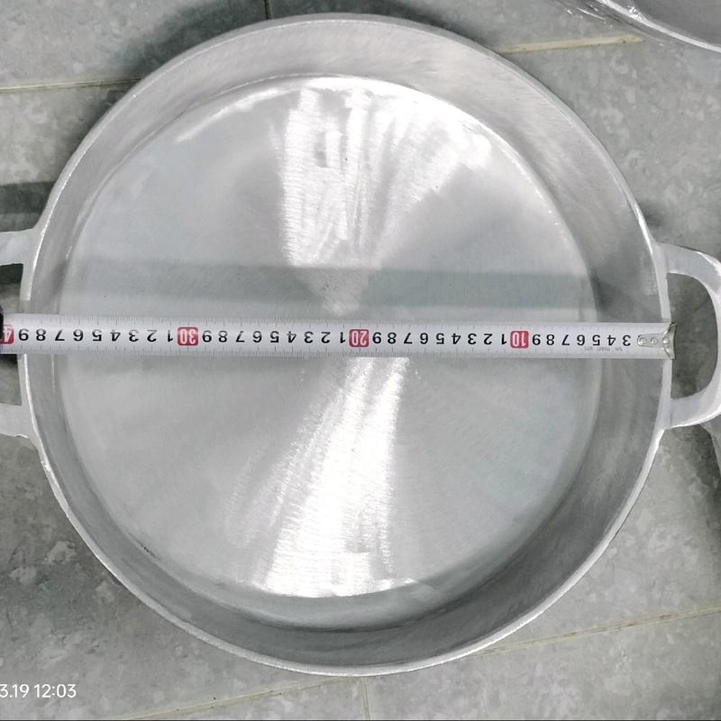 Chảo gang đáy bằng 39.5 cm, quai liền đúc nguyên khối