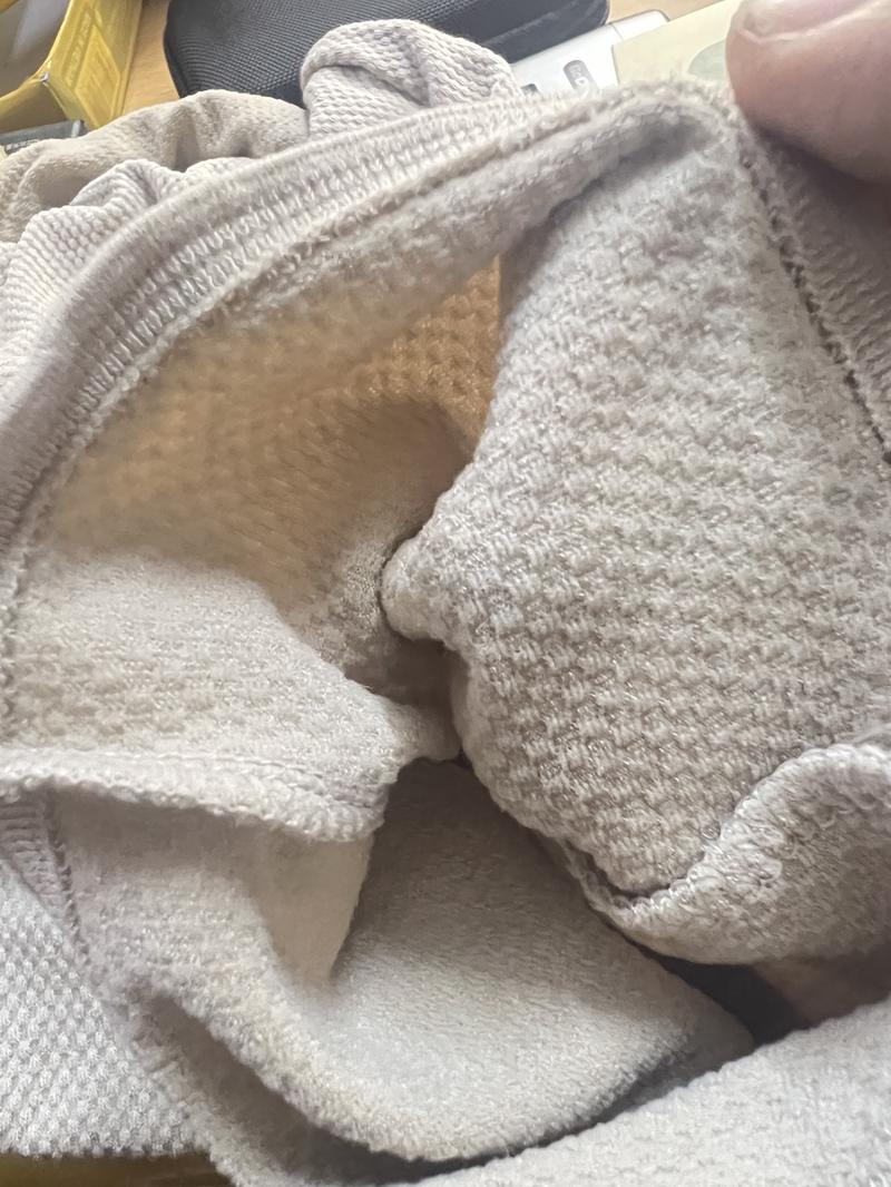 Product Introduction of (NeW )Áo Giữ Nhiệt Gạo chất siêu mềm đẹp size từ 45 đến 75 kg mặc thoải mái . Co giãn đa chiều cực ấm 12
