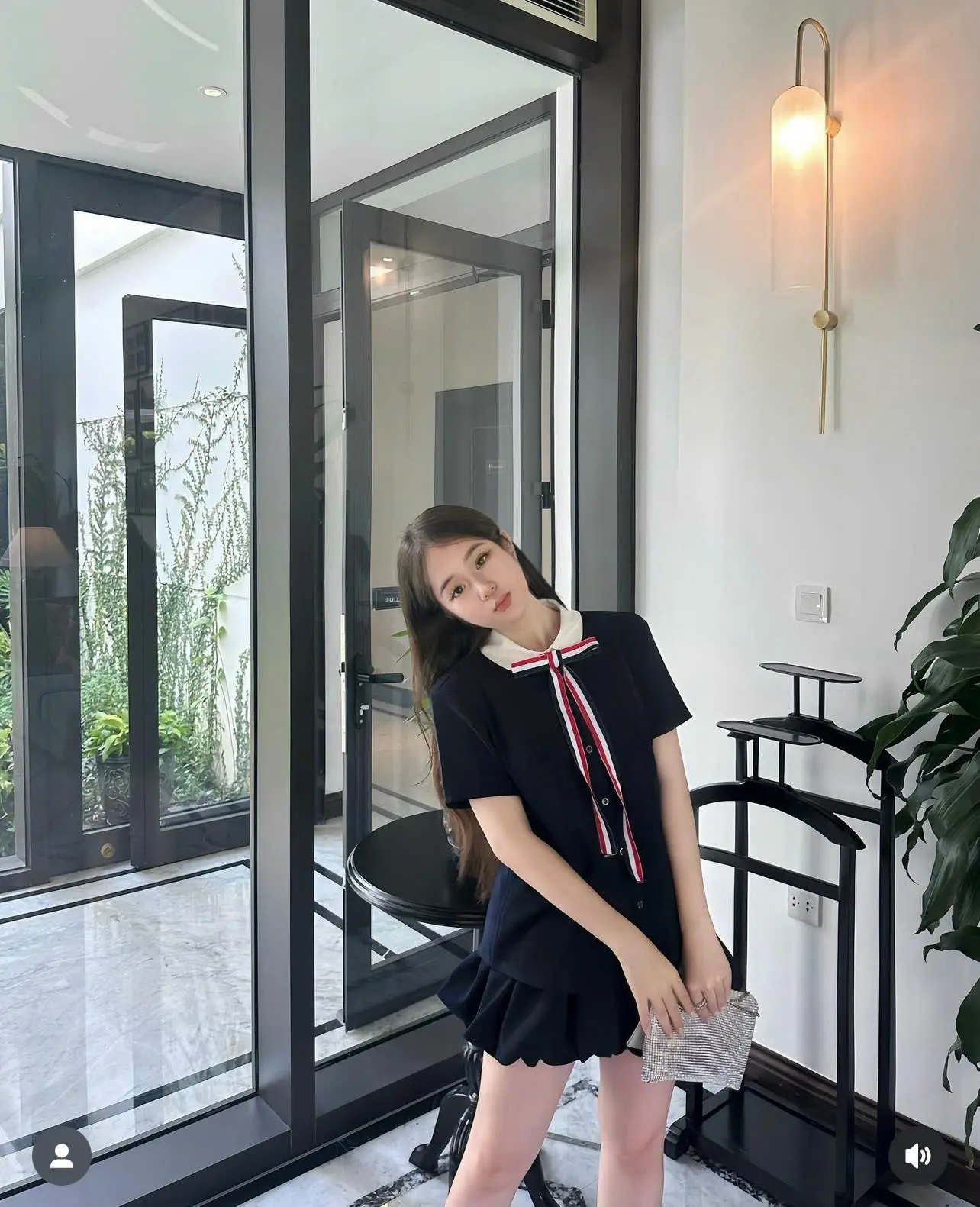 Set áo sơ mi quần short dáng bí, áo sơ mi tay cộc cổ sen kèm nơ kèm quần dáng bí siêu xinh jinniestore