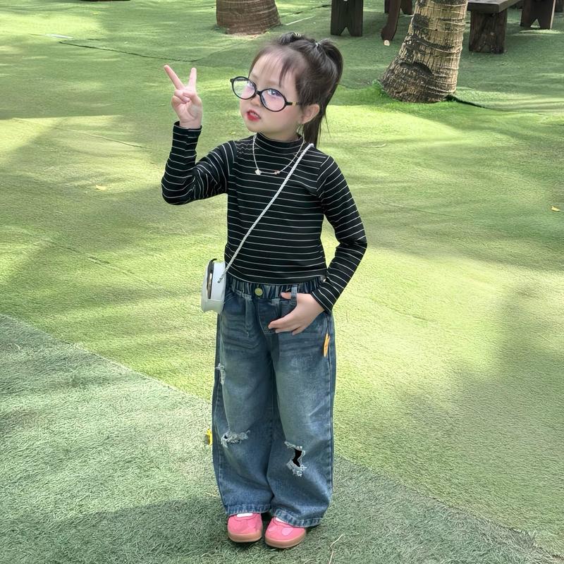 QJ04: Quần Jeans Ống Rộng Rách cho bé trai, bé gái- SUBY KULL.