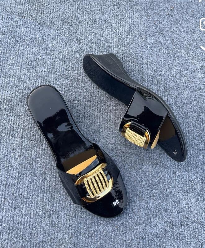 Dép nữ trung niên 5cm, dép cho mẹ da bóng quai khóa 3