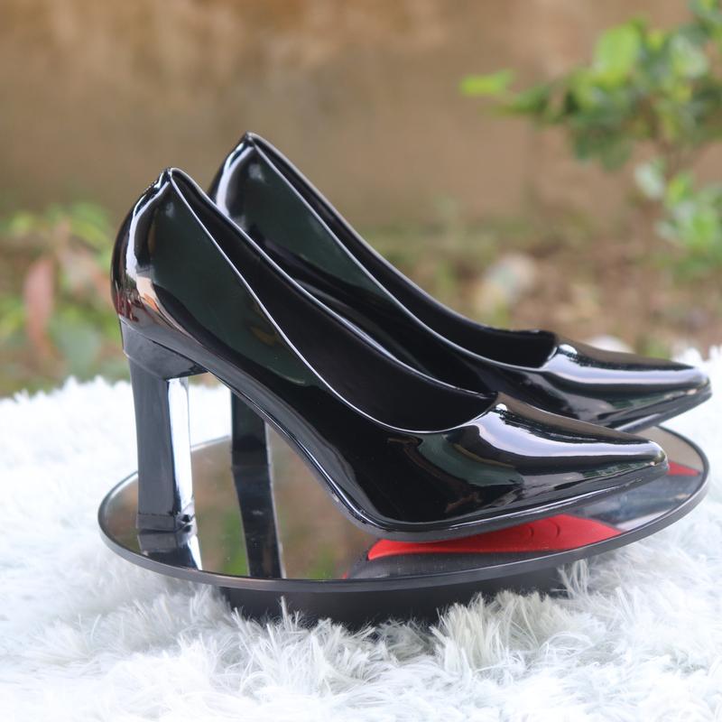 Giày cao gót 7 phân size từ 34 đến 42 màu đen trắng kem và đỏ Gót cao (5-8 cm)