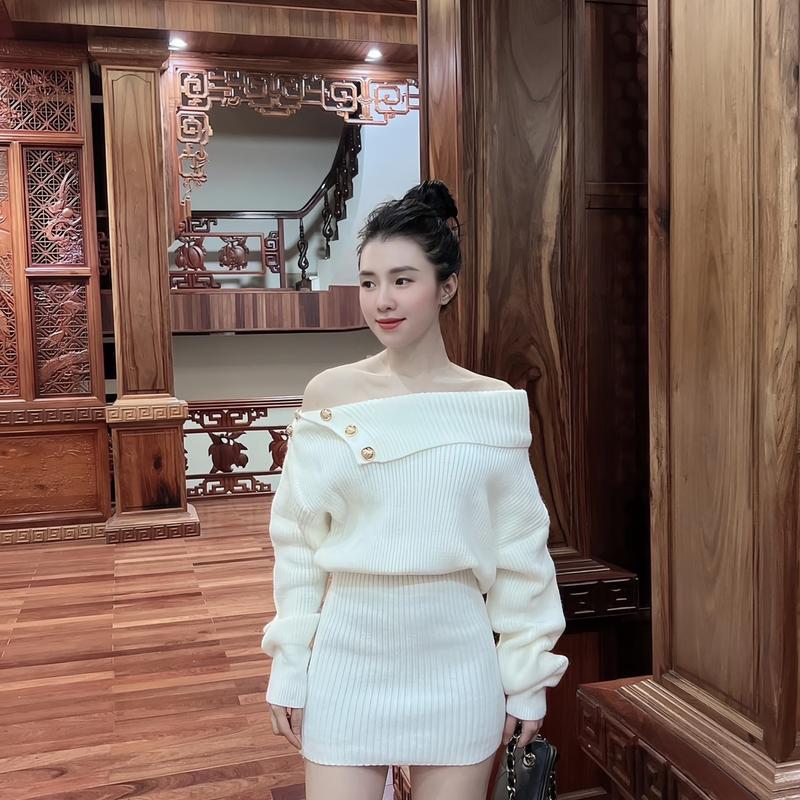 Váy Đầm Len Trễ Vai Đính Khuy Tay Dài Dáng Ôm Body Freesize Cho Nữ Dưới 55kg - Huyền Thanh Shop Women Nhung Dress 3 Màu Trắng/Đen/Xám 4