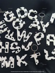 GANTUNGAN KUNCI HURUF UNIK Aksesoris