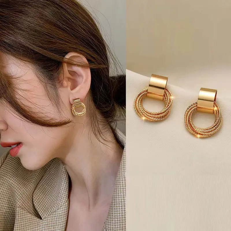 French Retro Metal Earrings, Female Niche Design, Temperament, High-Quality Atmosphere Earrings, New Style, Foreign Style