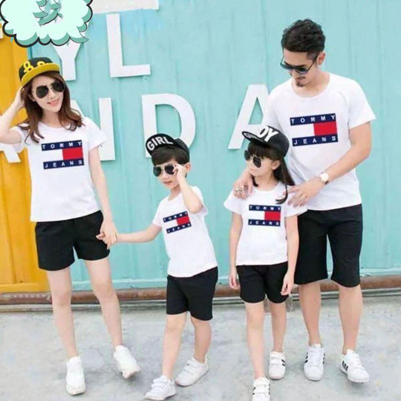 Áo gia đình 3/4/5 người họa tiết Tommy jeans sắc màu chất vải cotton dày dặn, mền mịn Thun Nữ Top