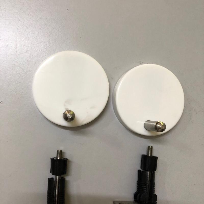 ốc nắp bồn cầu liền khối _ chốt bồncầu bệ xí  thông minh