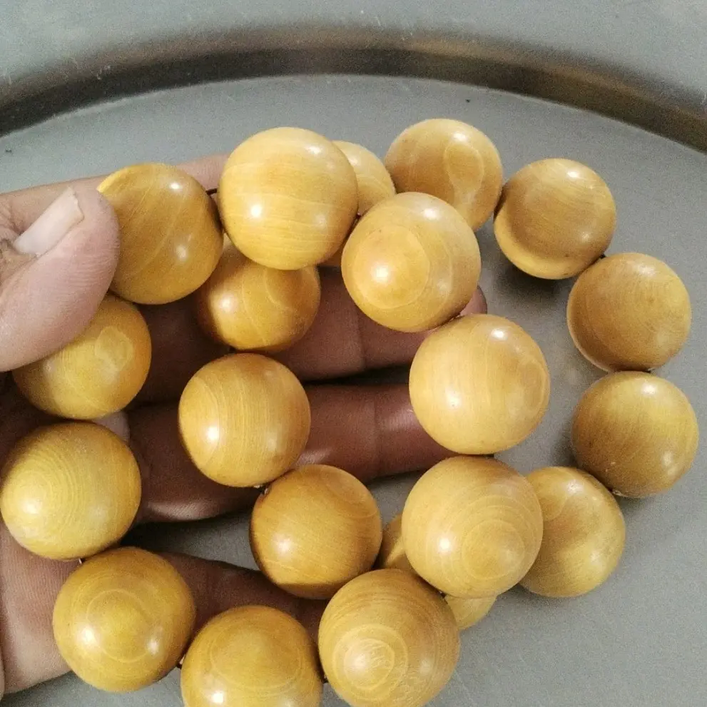 vòng tay lõi gỗ quỹ kiến sầu 25li