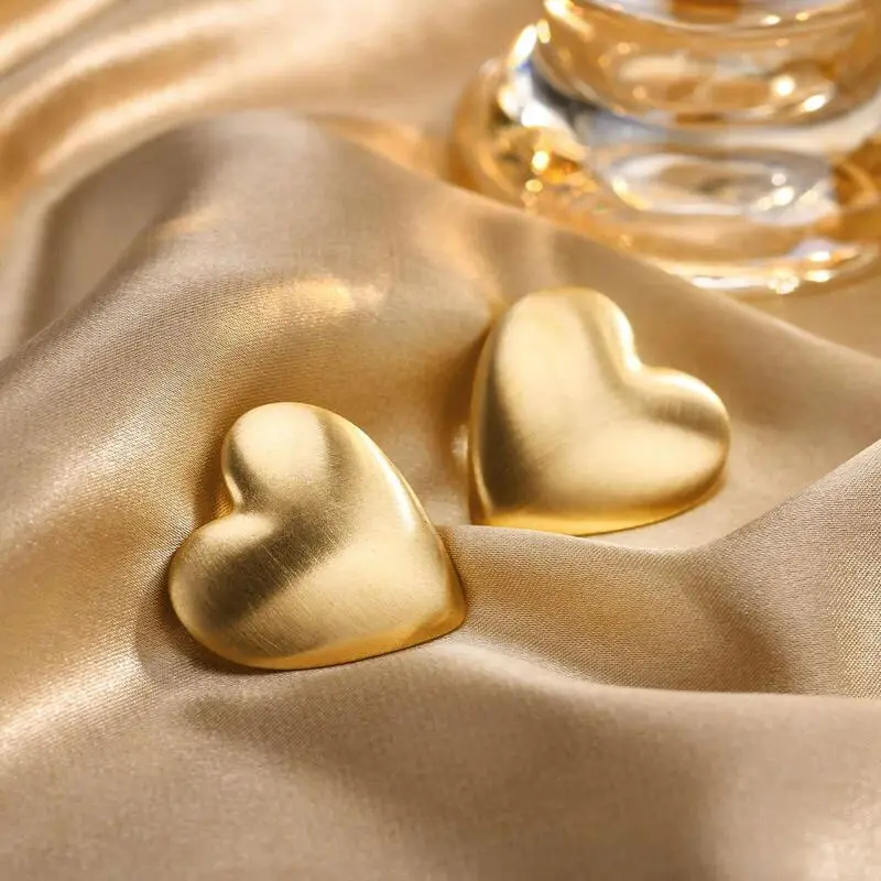 1 pair of women's large heart-shaped earrings, stainless steel gold earrings gift, exquisite and elegant oversized minimalist jewelry