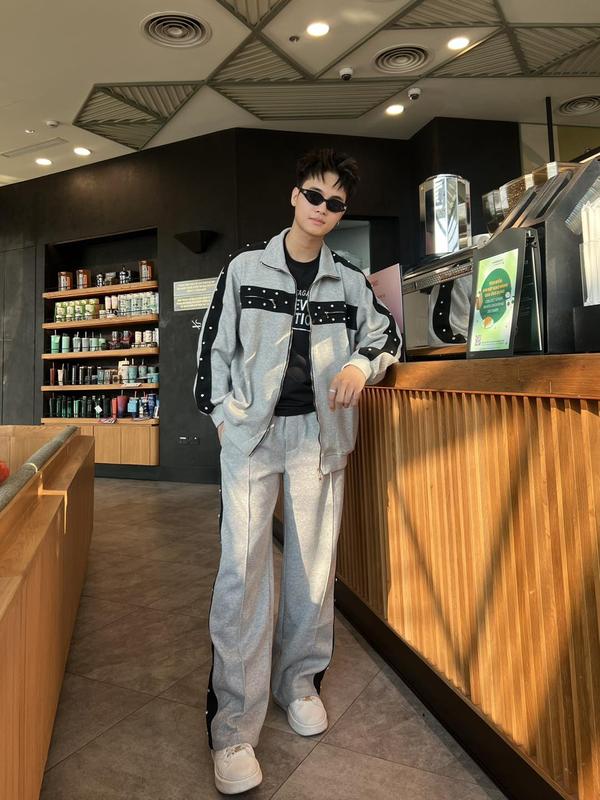  Bộ Quần Áo Dukero Nỉ Xám Đính Đá 