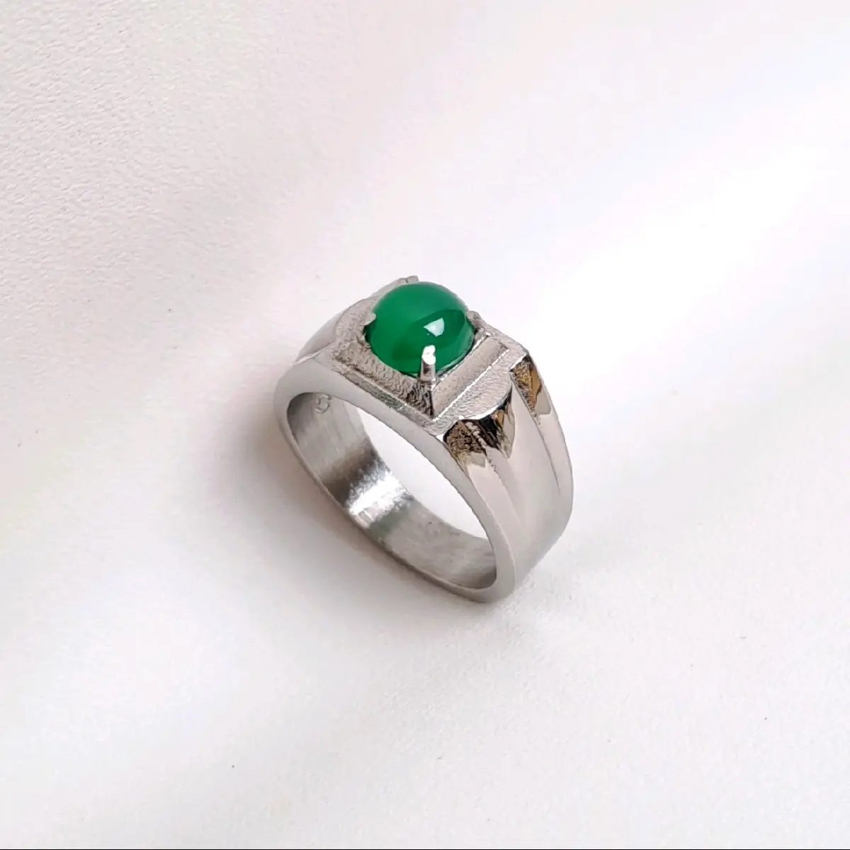 cincin chrysoprase green cocok untuk anak muda