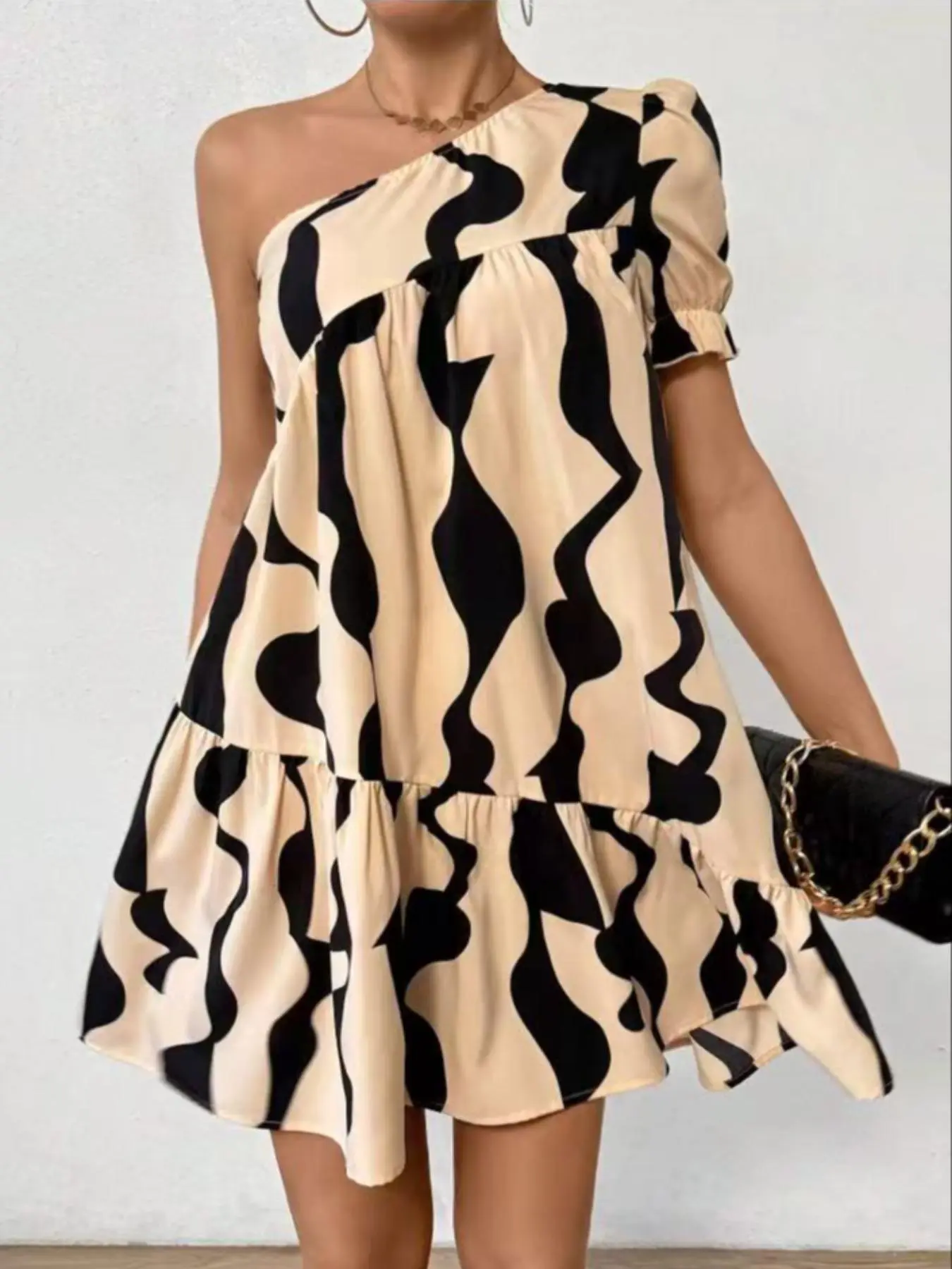 【Plus Size】 All Over Print One Shoulder Ruffle Hem Dress, Casual Puff Sleeve Short Dress for Daily Wear, Women's Plus Clothing for All Seasons