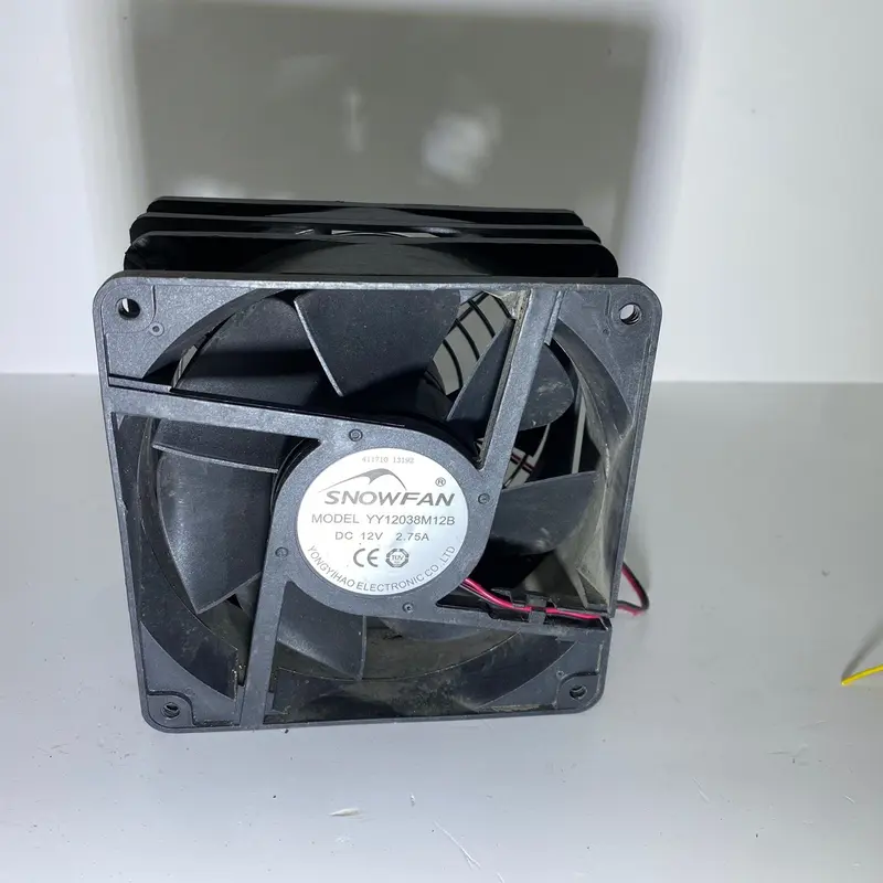 Quạt 12V không chổi than 3