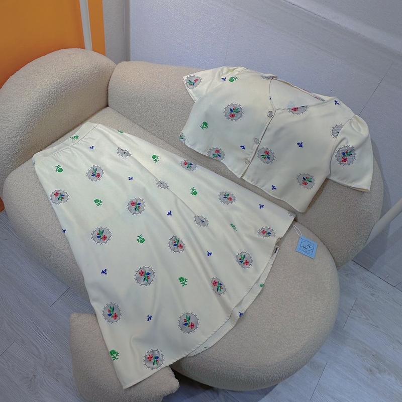 100 Set 2 Món In Nhiệt hoạ tiết hoa nhí Áo Tay Ngắn Cúc Kèm Chân Váy Dáng Xoè Dài bộ đồ vải đũi