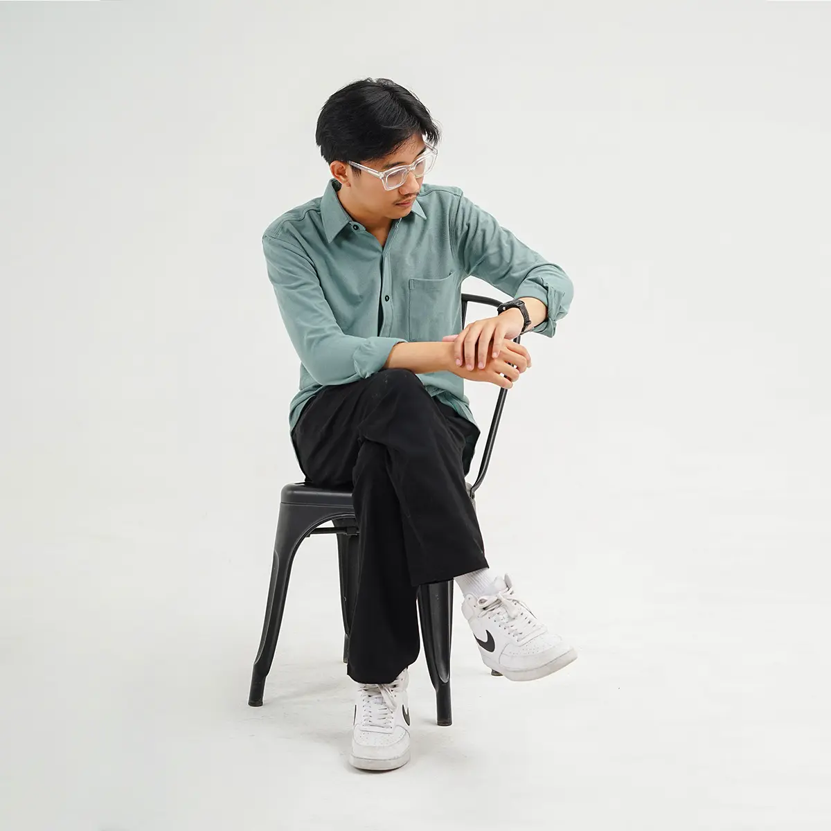 Kemeja Katun Polos Panjang Pria DYD Mineral Green Pique Reguler Fit Otaco Casual Kerja