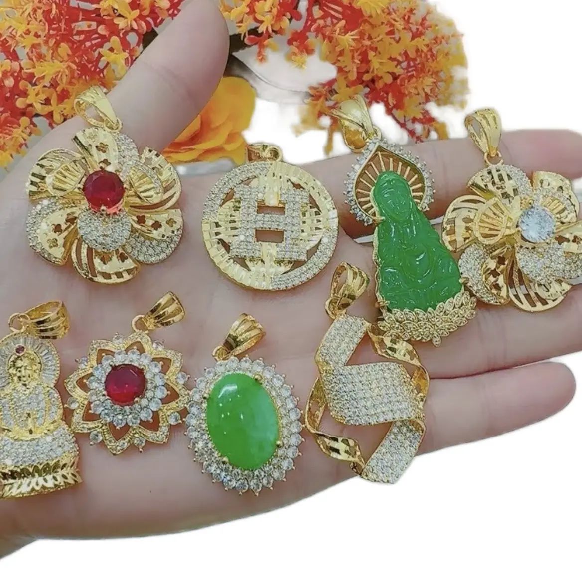 Các mẫu mặt dây chuyền mạ vàng 18 k siêu sang Sản phẩm mới 100% và chất lượng cao.