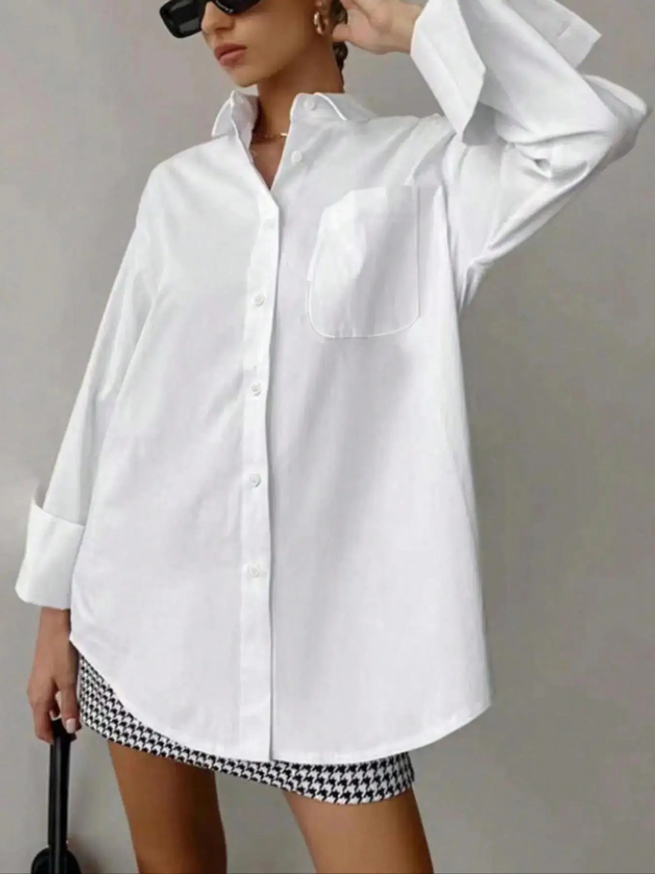 Women's Plain Pocket Button Shirt, Casual Curved Hem Long Sleeve Top for Daily Wear, Ladies Clothes for All Seasons