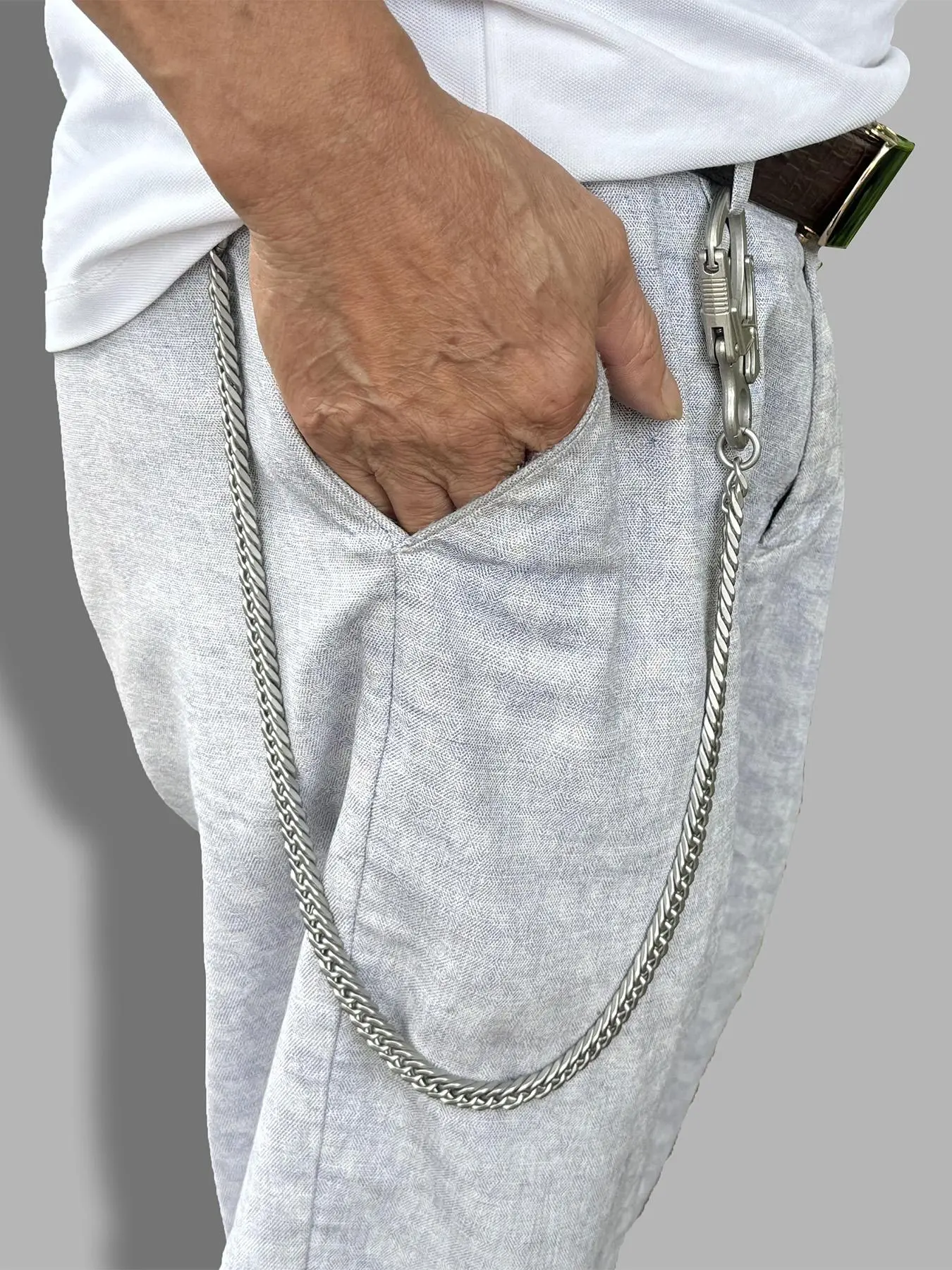 Punk Style Stainless Steel Keychain, Fashionable Chain for Men, Outdoor Camping, Hiking Accessories, Durable Long Keychain with Double Lock Quick Hanging Buckle