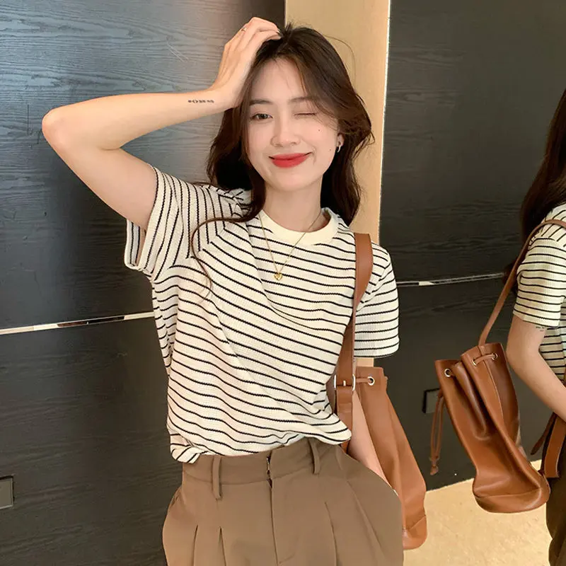 78 Salt Striped T-shirt Women's Summer Korean Style 2022 New round Neck Versatile Design Chic Short Sleeve Top Ins Fashion