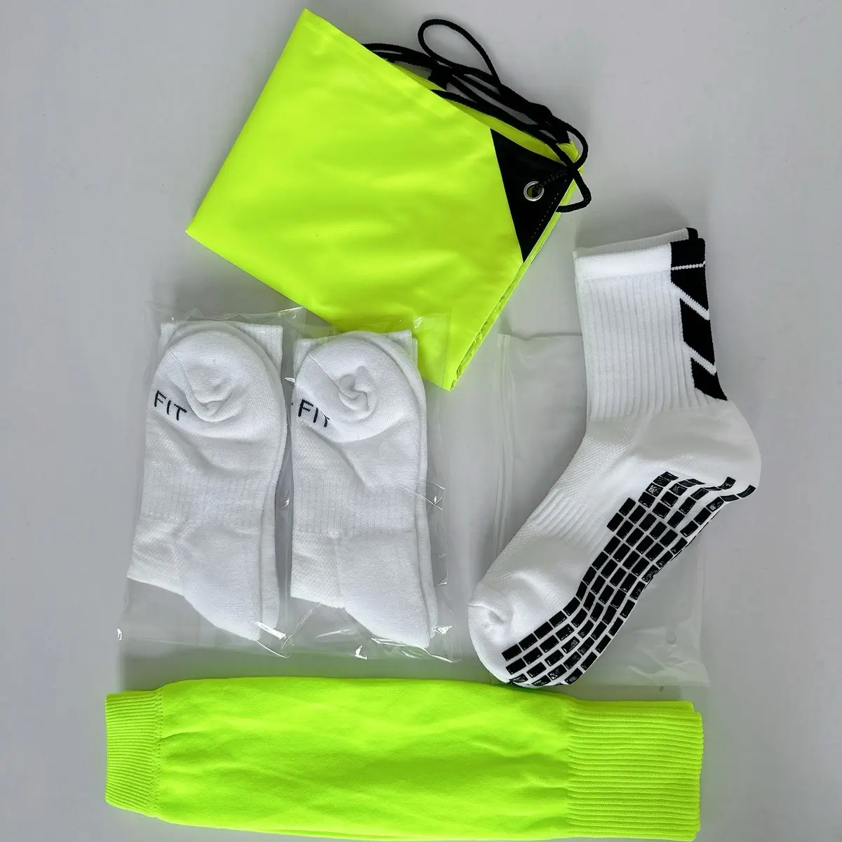 Combo Thể Thao Phủi Siêu Tiết Kiệm Gồm 1 Đôi Vớ Ống + 2 Đôi DRI-FIT đệm bông + 1 Đôi Chống Trượt Tặng 1 Túi Rút, Đá Bóng, Đá Banh, Sport, Thể Dục, Gym, Yoga, Chạy Bộ và nhiều môn thể thao khác