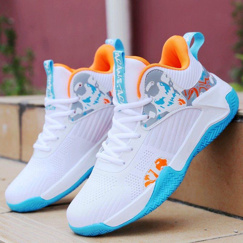 Product Introduction of 2024 New White Korean Shoes for Men on Sale Medium Cut Shoes Sneakers for Men Rubber Men Shoes 39-44 2