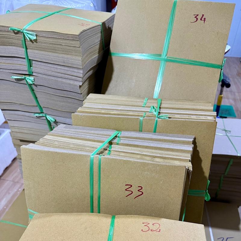 Com_bo 5 kg giấy lót vuông bóng mịn đẹp đủ kích cỡ cho các loại lồng chim chào mào