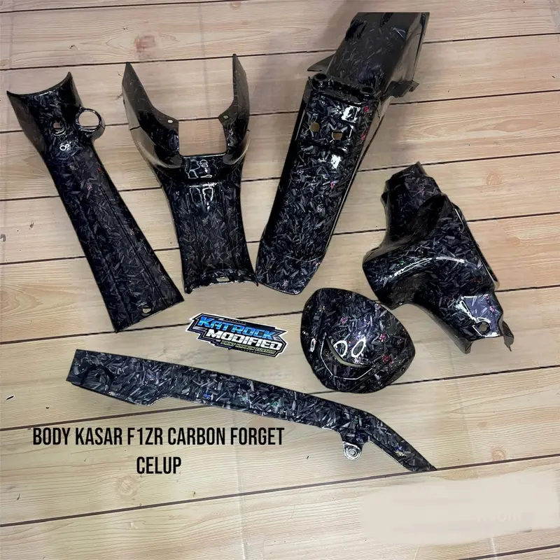 BODY KASAR FIZ R / F1ZR VEGA LAMA CARBON BODY MOTOR FIZ R CARBON CELUP WFORD BIRU ,VISOR ,TUTUP RANTAI ,SELEBOR BELAKANG ,BATOK KEPALA, COVER LEGSIL, COVER BAWAH JOK, SPAKBOR BELAKANG COPY KEVLAR FORGET pnp fiz r 5