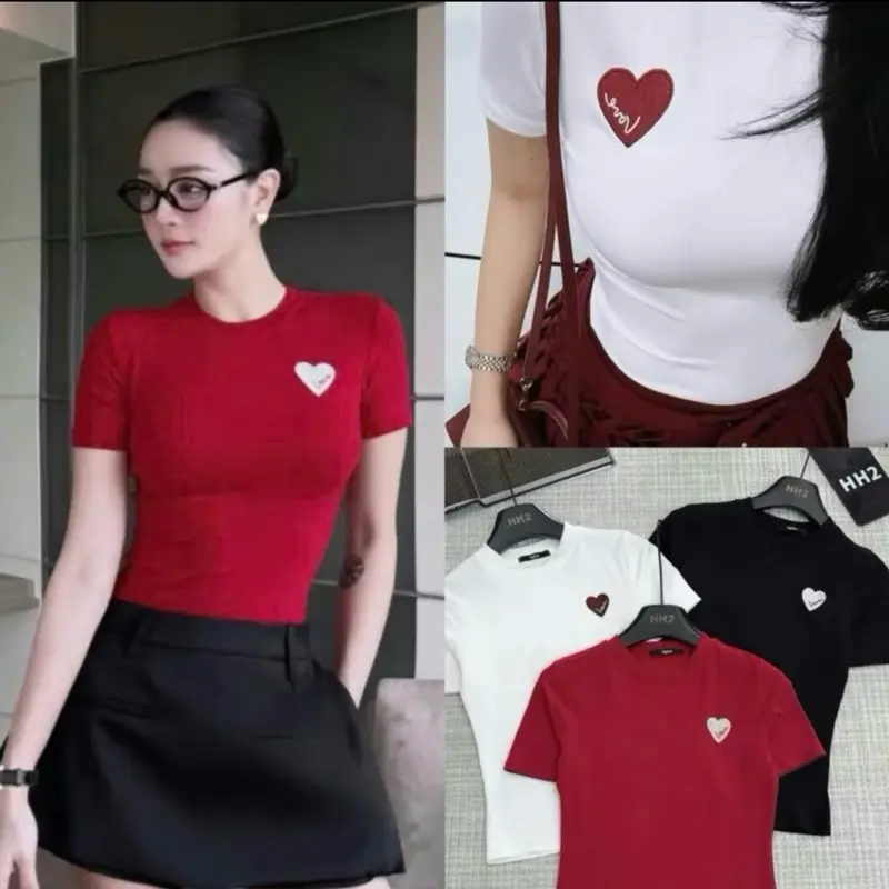 Áo thun nữ cổ tròn tay ngắn thêu logo trái tim, from tôn dáng chất cotton mềm mịn Women