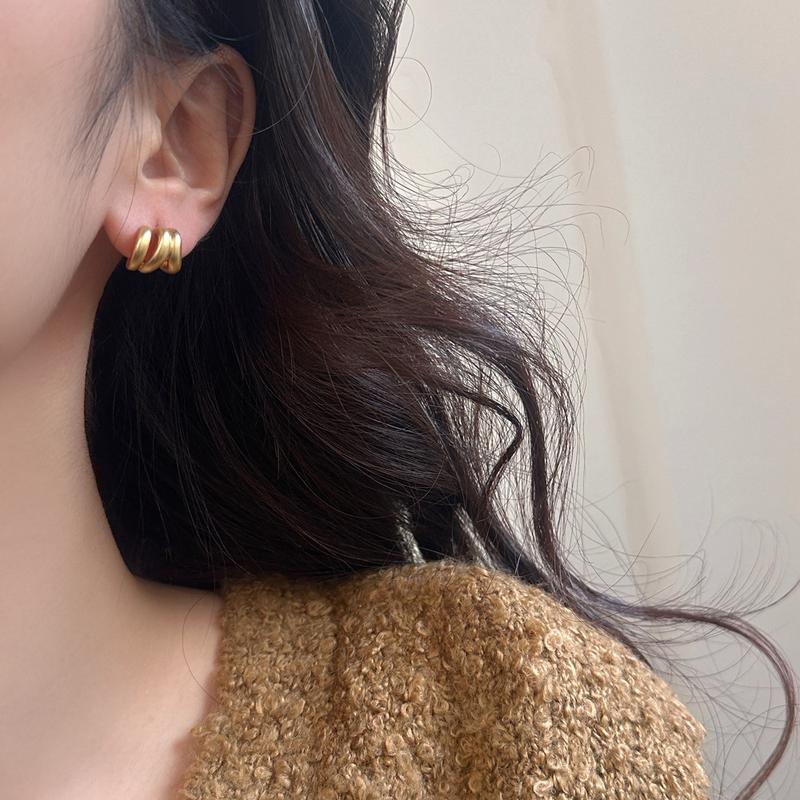 Product Introduction of Earrings Light Luxury High-Grade Earrings Temperament 0123 1