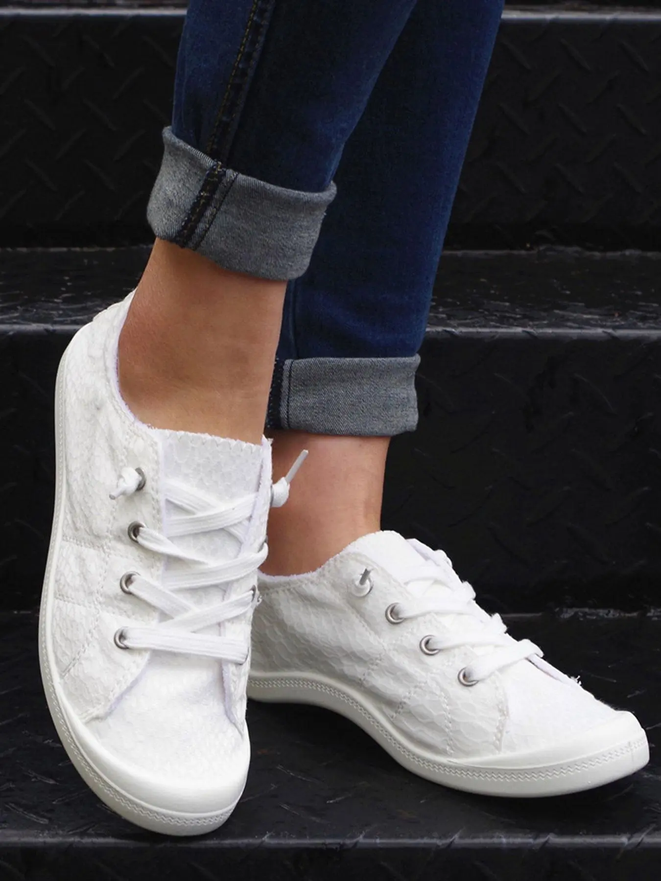 Women's Fashionable Plain Lace Up Low Top Sneakers, Casual Comfortable Breathable Non-slip Lightweight Solid Color Round Toe Shoes, Walking Shoes, Footwear