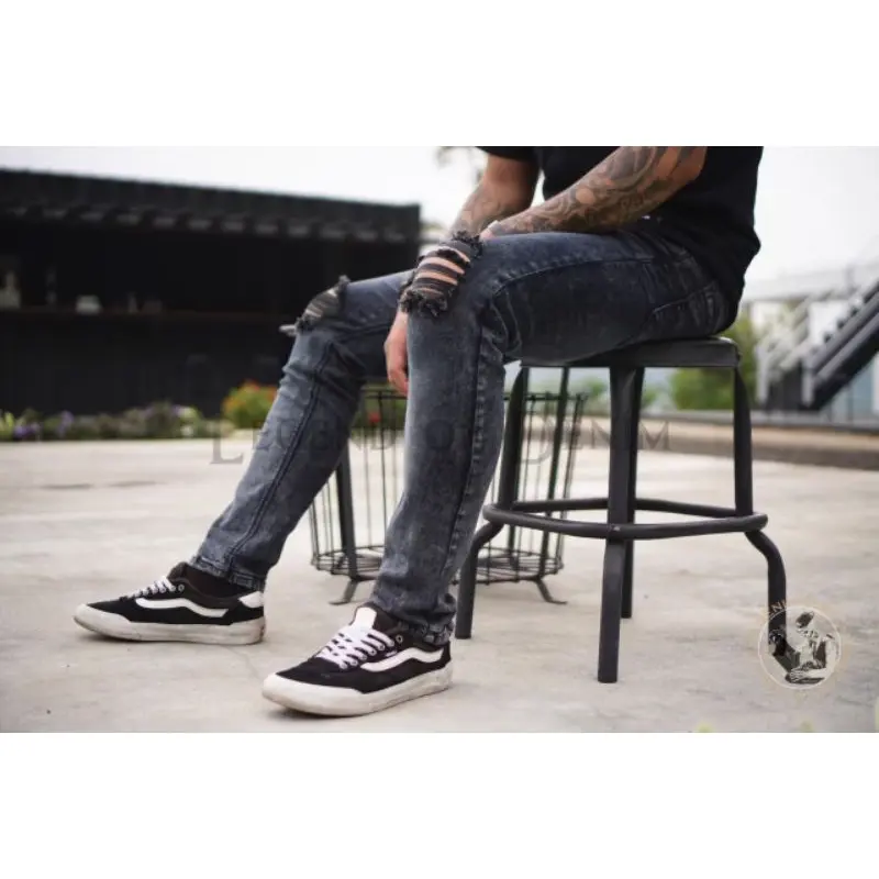 Celana Jeans Pria Handmad Bandung dengan Gaya Sobek Lutut yang Stylish Ripped Panjang Slimfit Tebal Skinny Hitam Stretch Pensil Denim Hitam celana Pendek Dewasa Distro 7