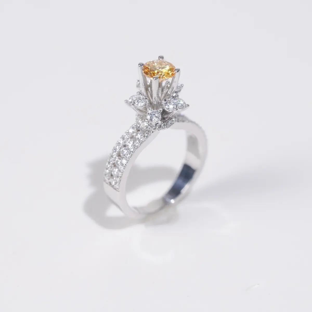 Nhẫn nữ bạc ý full moissanite chủ 5.5 li xi vàng trắng - Mã N71