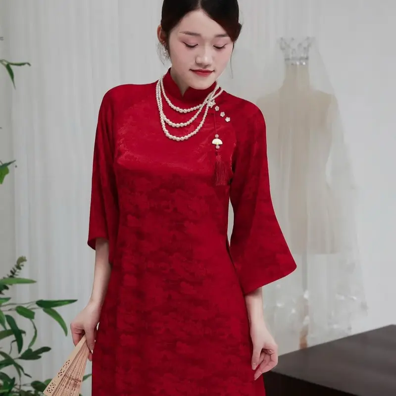 Áo dài lụa gấm dáng suông có tặng kèm turua quạt