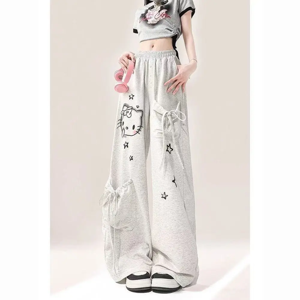 Quần Thường Ngày Hello Kitty, Màu Xám, Dành Cho Phụ Nữ, Đầu Mùa Thu, Dáng Rộng Vừa Vặn, Kiểu Xếp Nếp, Ống Rộng, Thích Hợp Cho Thể Thao, Thiết Kế Hoạt Hình Cô Gái Ngọt Ngào, Hợp Xu hướng