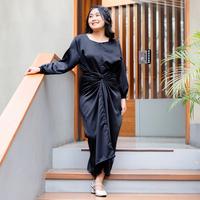 Gambar Yoenik Jia Wrap Dress - Dress Lilit - Dress Tali Maxi - Dress Satin Lebaran - Baju Kondangan - Gaun Wanita Panjang - Navy Blue M18564 R31S1 dari Yoenik Apparel Kab. Bandung Barat 3 Tokopedia