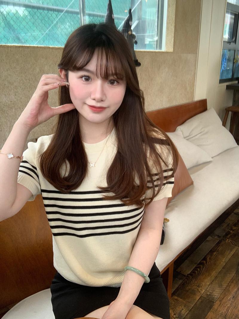 Product Introduction of Áo Len Mùa Hè, Phong Cách Hàn Quốc, Cổ Điển Và Thời Trang, Dễ Phối Đồ, Độc Đáo Và Thanh Lịch, Dáng Ôm, Áo Nữ, Hàng Mới Về Năm 2024 Women Top 5