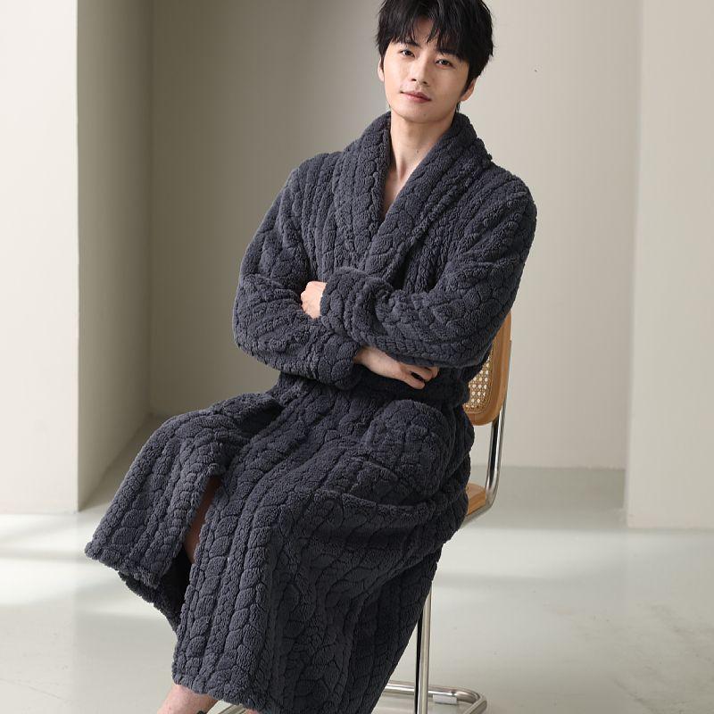 Product Introduction of Autumn and Winter Long Nightgown Men's Coral Fleece Bathrobe Young Pajamas Winter Thickening Flannel Bathrobe Homewear Menswear Nightwear 20
