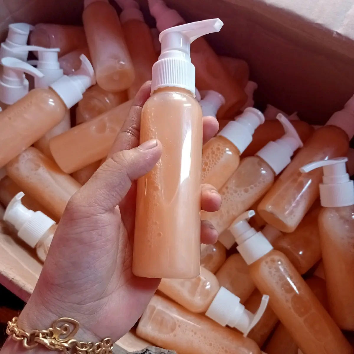 Sabun pemutih shiny by NL beauty