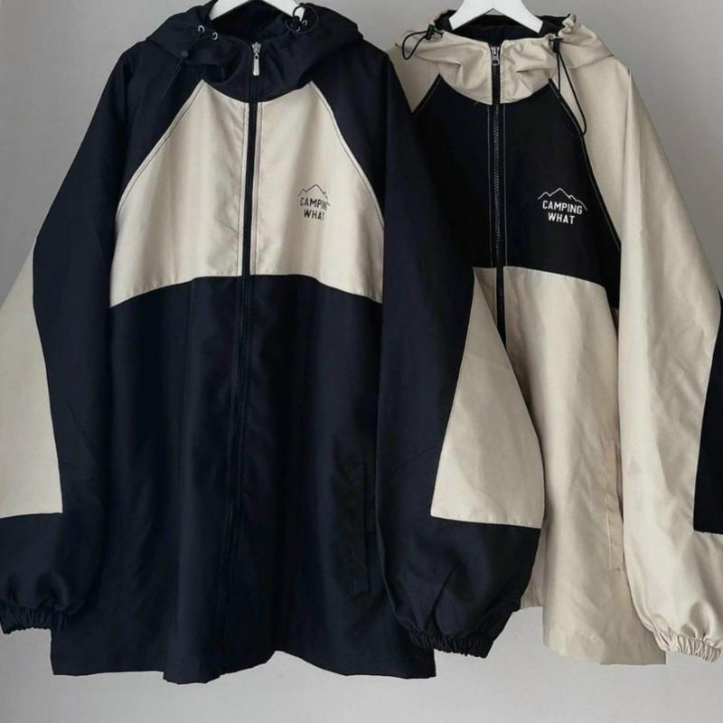 Áo Khoác Dù - Áo Khoác Gió Camping What Logo In Chất Vải Dù 2 Lớp Mỏng Thoáng Lót Trong Màu Trắng Unisex Nam Nữ Lana Menswear