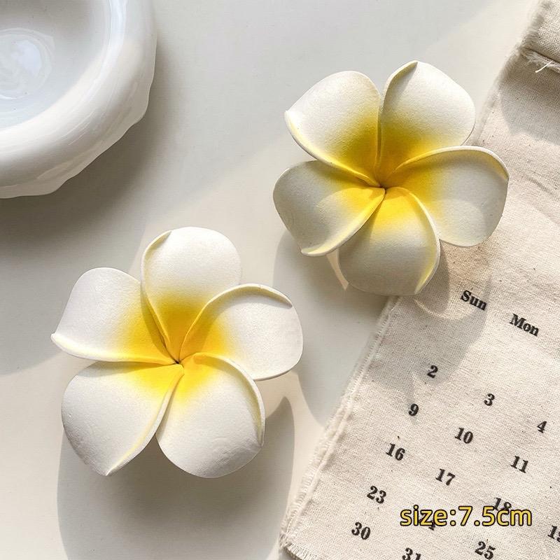 Kẹp hoa sứ đi biển Cài Tóc Nữ 3